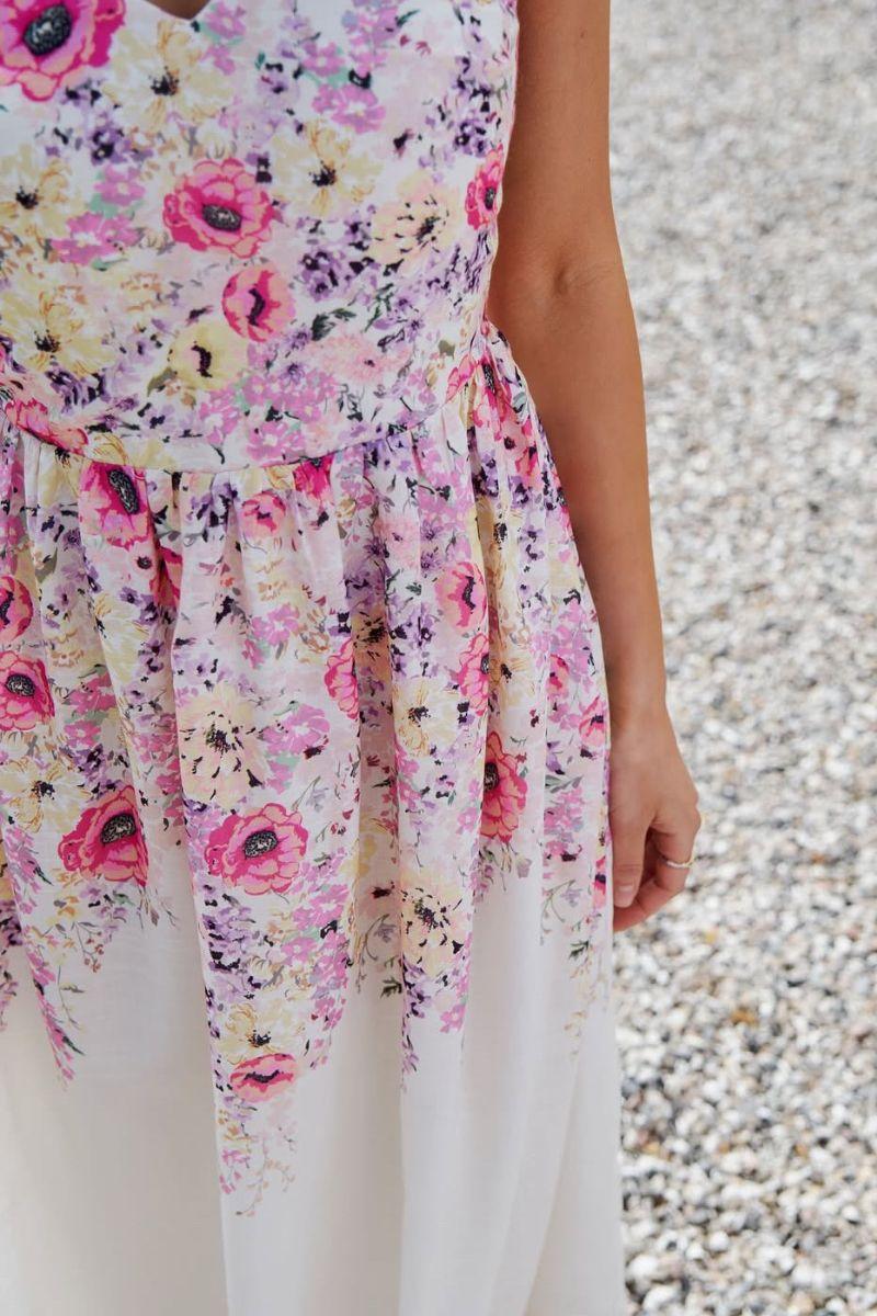Sanni Flower Print Dress | Ivory | Kjole fra Neo Noir