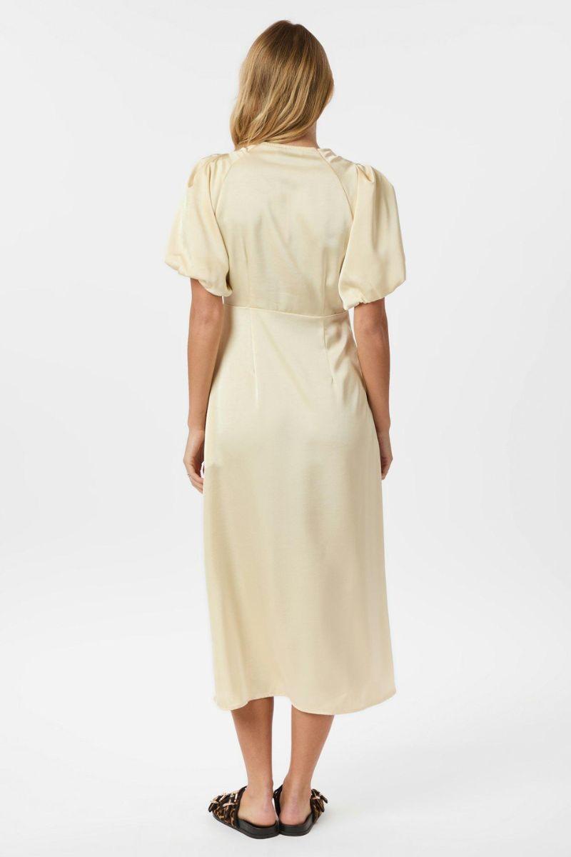 Illana Heavy Sateen Dress | Light Yellow | Kjole fra Neo Noir