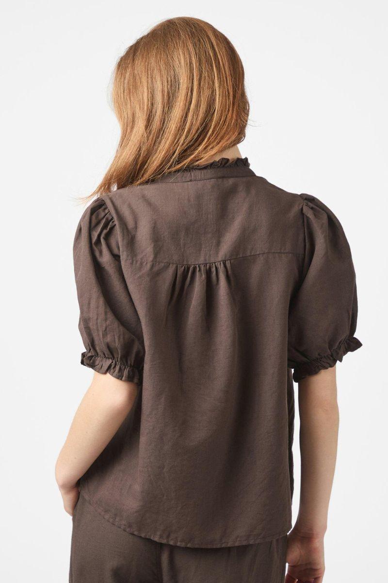 Odesa Linen Blouse | Dark Brown | Bluse fra Neo Noir