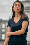 Arden Organic V-ringad T-shirt | Marinblå