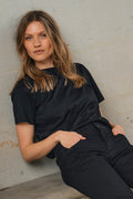 Aina O-Ss T-shirt | Svart