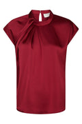 Fleur Draperad Satinblus | Vinröd
