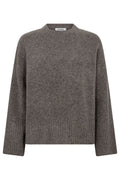 Roger O-Neck Stickad 32196 | Valnöt