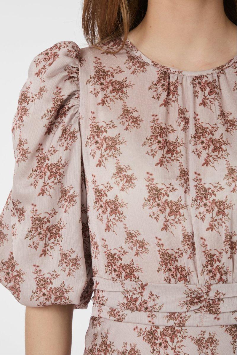 Kikka Wild Rose Dress | Dusty Rose | Kjole fra Neo Noir