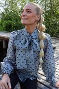 Elina Ls Blus | Grå Svart Rosett