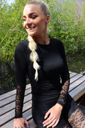 Isa Ls Blus med spetsärmar | Svart blomma