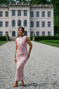 Tiranna klänning med stora blommor i mesh | Ljusrosa