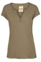 Troy Tee (Army) - T-shirt fra Mos Mosh -  Mos Mosh - Lisen.dk
