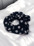 Prickig Scrunchie | Svart